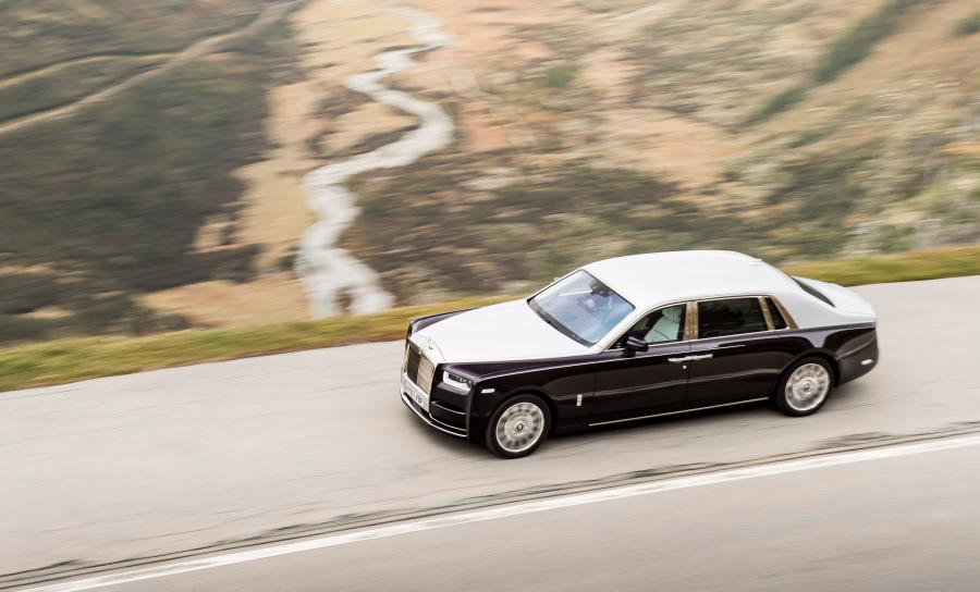  Rolls-Royce Phantom EWB 2017 года  (UK) (фото 17 из 40)